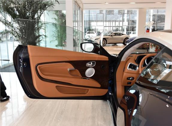 阿斯顿·马丁DB11 2019款 4.0T V8 Coupe 车厢座椅   前门板