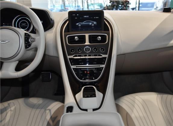 阿斯顿·马丁DB11 2019款 5.2T V12 Coupe 中控类   中控台