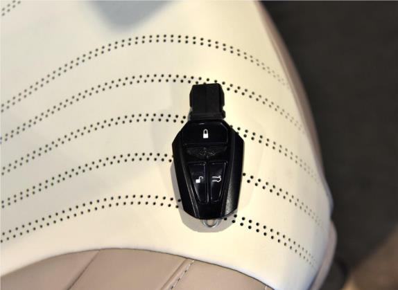 阿斯顿·马丁DB11 2019款 5.2T V12 Coupe 其他细节类   钥匙