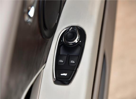 阿斯顿·马丁DB11 2019款 5.2T V12 Coupe 车厢座椅   门窗控制