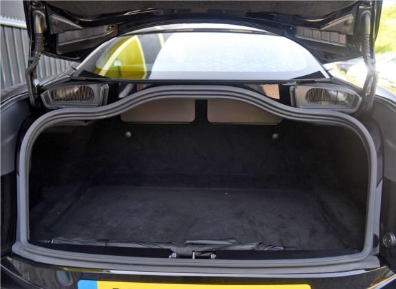 阿斯顿·马丁DB11 2019款 5.2T V12 AMR 车厢座椅   后备厢