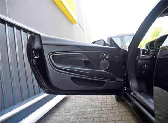阿斯顿·马丁DB11 2019款 5.2T V12 AMR 车厢座椅   前门板