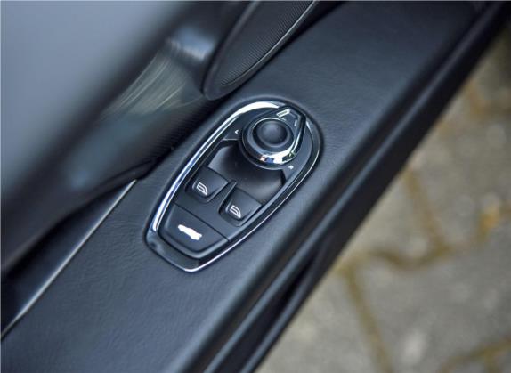 阿斯顿·马丁DB11 2019款 5.2T V12 AMR 车厢座椅   门窗控制