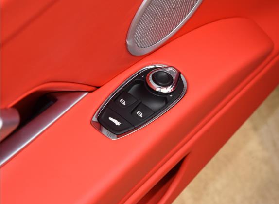 阿斯顿·马丁DB11 2020款 4.0T V8 Volante 车厢座椅   门窗控制