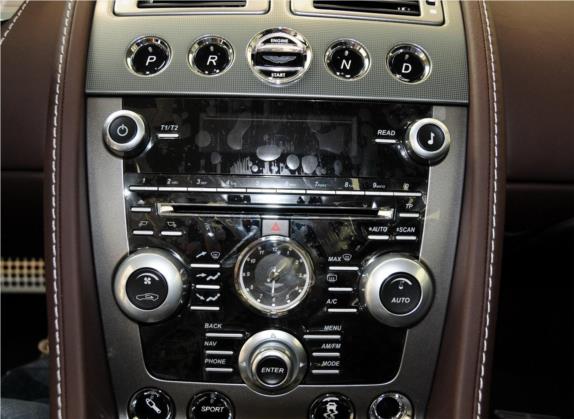 阿斯顿·马丁DBS 2009款 6.0 Touchtronic Coupe 中控类   中控台