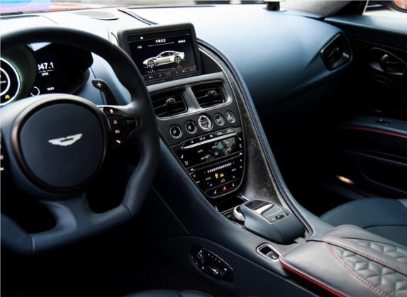 阿斯顿·马丁DBS 2019款 DBS Superleggera V12 Coupe 中控类   中控台