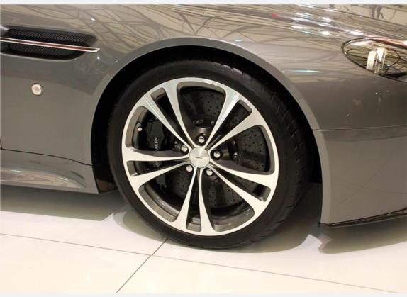 V12 Vantage 2009款 6.0L Manual Coupe 其他细节类   前轮