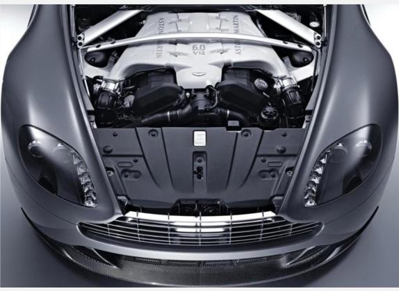V12 Vantage 2009款 6.0L Manual Coupe 其他细节类   发动机舱