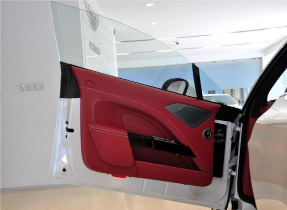 Rapide 2013款 6.0L S 车厢座椅   前门板
