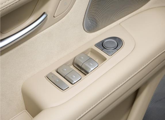 2022款 纯电后驱标准版 车厢座椅   门窗控制