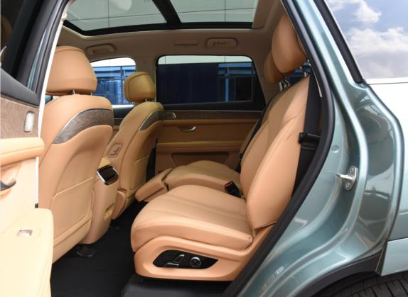 问界M7 2022款 1.5T 增程式 两驱舒适版 车厢座椅   后排空间