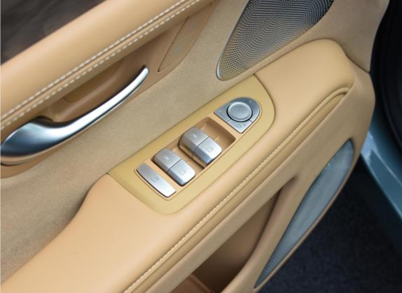问界M7 2022款 1.5T 增程式 两驱舒适版 车厢座椅   门窗控制