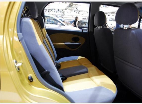 乐驰 2006款 0.8L 手动时尚型 车厢座椅   后排空间