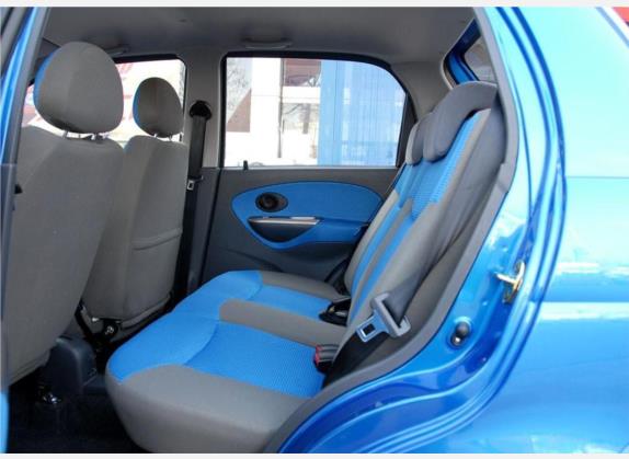 乐驰 2009款 1.2L 手动时尚型 车厢座椅   后排空间