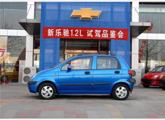 乐驰 2009款 1.2L 手动时尚型 外观   正侧