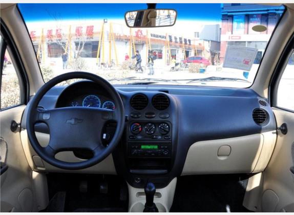 乐驰 2009款 1.0L 手动舒适型 中控类   中控全图
