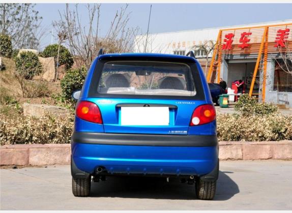 乐驰 2009款 1.0L 手动舒适型 外观   正后