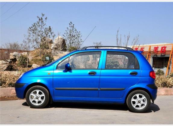 乐驰 2009款 1.0L 手动舒适型 外观   正侧
