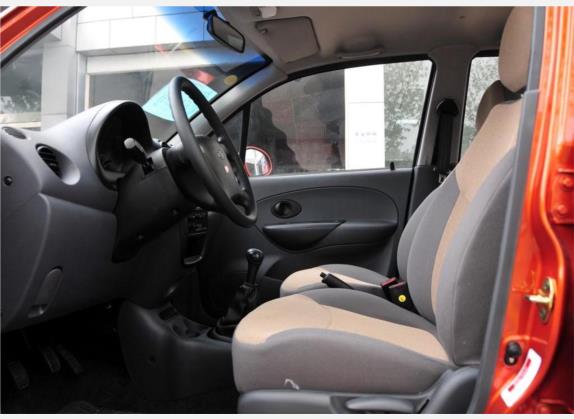 乐驰 2010款 1.0L P-TEC手动优越型 车厢座椅   前排空间