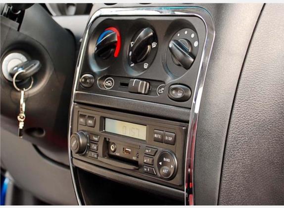 乐驰 2010款 1.2L 运动版活力型 中控类   中控台