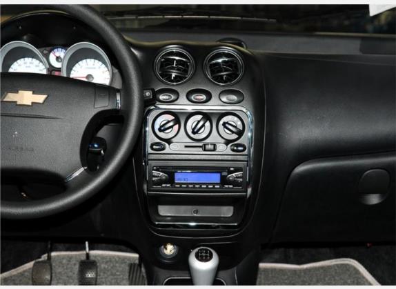 乐驰 2010款 1.2L 运动版时尚型 中控类   中控台