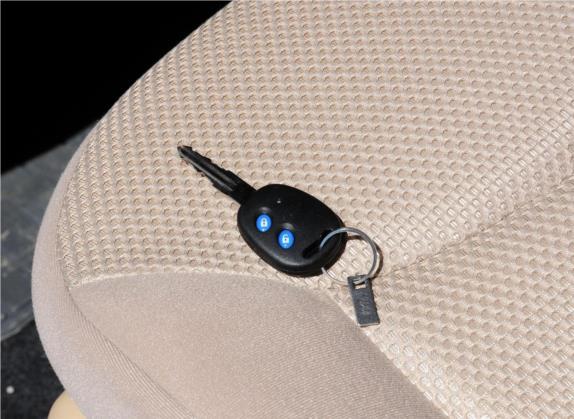 乐驰 2010款 1.0L P-TEC手动时尚型 其他细节类   钥匙