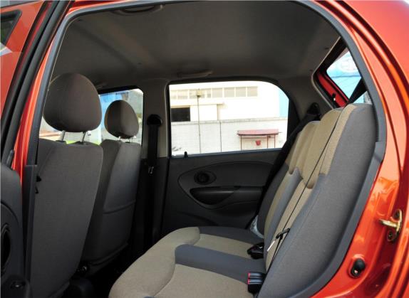 乐驰 2012款 1.0L 手动P-TEC优越型 车厢座椅   后排空间