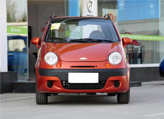 乐驰 2012款 1.0L 手动P-TEC优越型 外观   正前