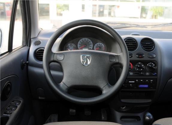 乐驰 2012款 改款 1.0L 手动P-TEC标准型 中控类   驾驶位