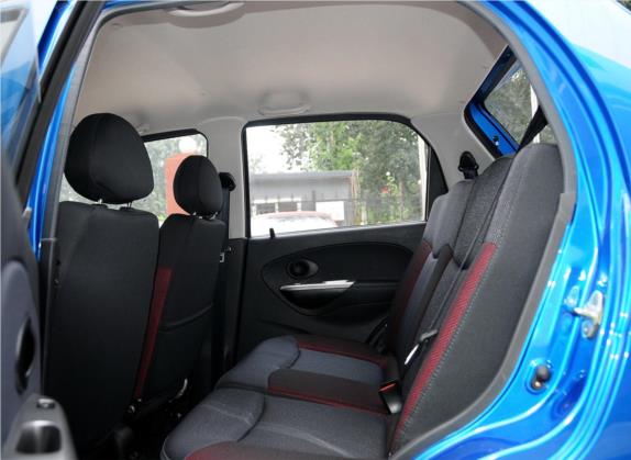 乐驰 2012款 改款 1.2L 手动运动版活力型 车厢座椅   后排空间