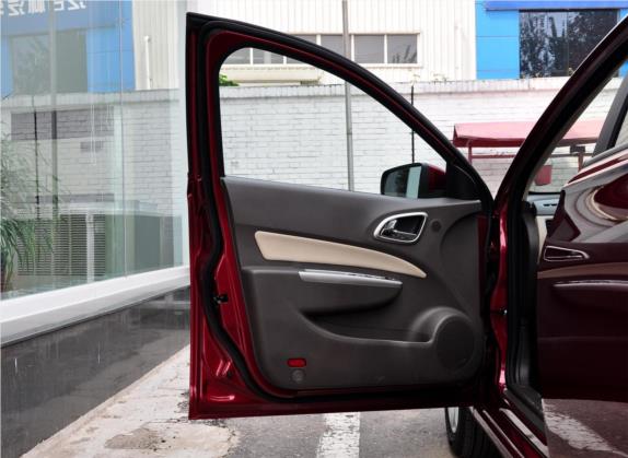 宝骏630 2011款 1.5L 手动精英型 车厢座椅   前门板