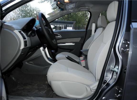 宝骏630 2011款 1.5L 手动标准型 车厢座椅   前排空间