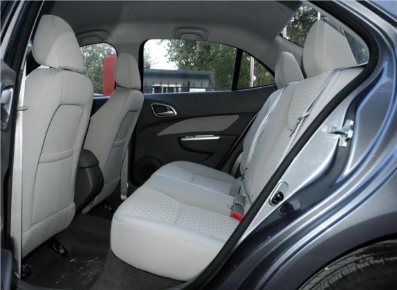 宝骏630 2011款 1.5L 手动标准型 车厢座椅   后排空间