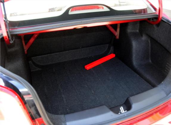 宝骏630 2012款 1.5L DVVT自动精英型 车厢座椅   后备厢