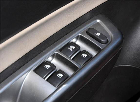 宝骏630 2012款 1.5L DVVT自动精英型 车厢座椅   门窗控制