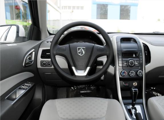 宝骏630 2012款 1.5L DVVT自动舒适型 中控类   驾驶位