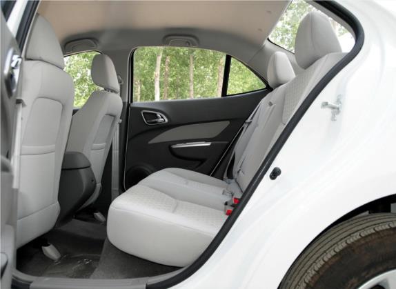 宝骏630 2012款 1.5L DVVT自动舒适型 车厢座椅   后排空间
