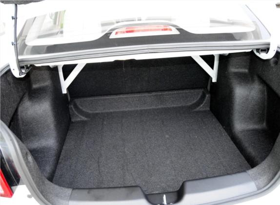 宝骏630 2012款 1.5L DVVT自动舒适型 车厢座椅   后备厢
