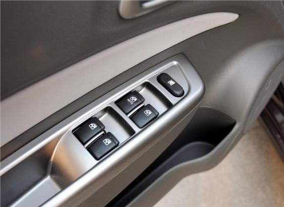 宝骏630 2012款 1.5L DVVT手动舒适型 车厢座椅   门窗控制