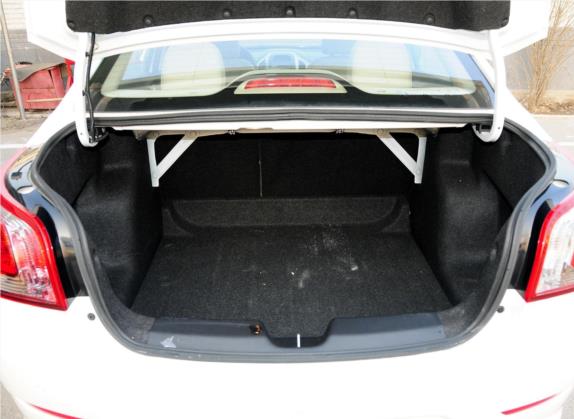 宝骏630 2012款 1.8L 手动舒适型 车厢座椅   后备厢