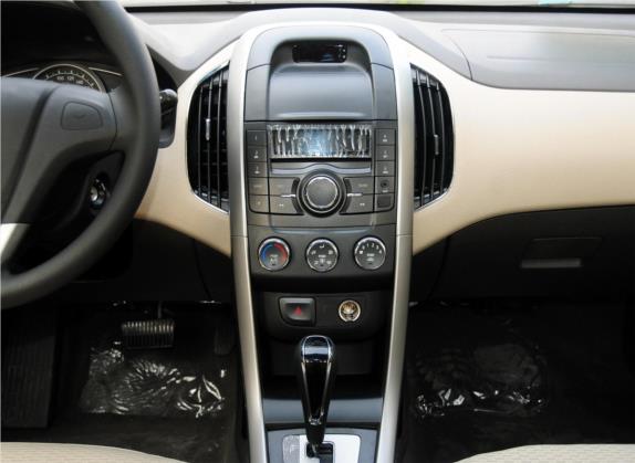 宝骏630 2012款 1.8L 自动舒适型 中控类   中控台