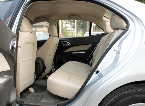 宝骏630 2012款 1.8L 自动舒适型 车厢座椅   后排空间