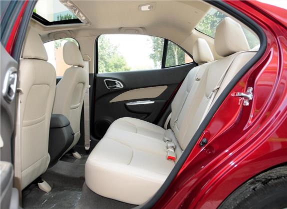 宝骏630 2012款 1.8L 自动精英型 车厢座椅   后排空间