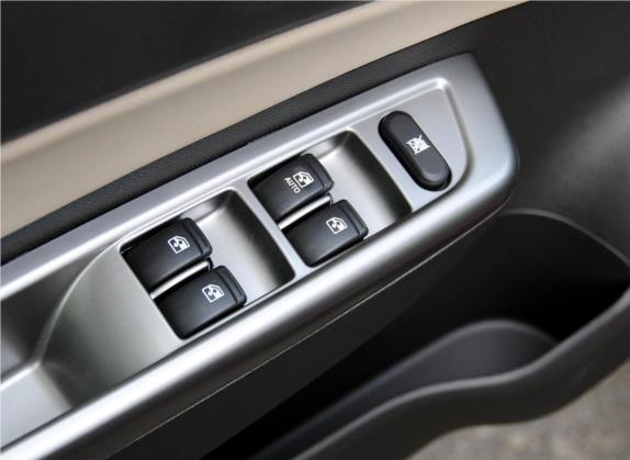 宝骏630 2012款 1.8L 自动精英型 车厢座椅   门窗控制