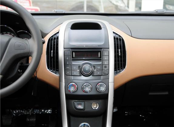 宝骏630 2013款 1.5L 手动舒适型 中控类   中控台