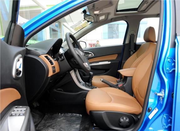 宝骏630 2013款 1.5L 手动精英型 车厢座椅   前排空间