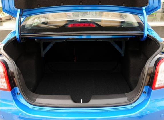 宝骏630 2013款 1.5L 手动精英型 车厢座椅   后备厢