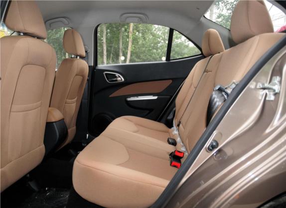 宝骏630 2013款 1.5L 自动舒适型 车厢座椅   后排空间