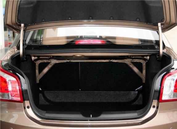 宝骏630 2013款 1.5L 自动舒适型 车厢座椅   后备厢
