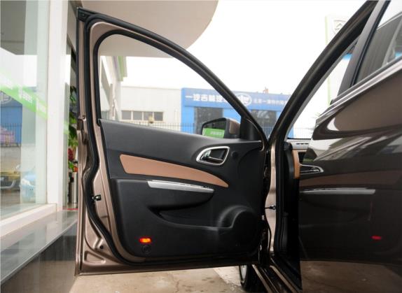 宝骏630 2013款 1.5L 自动舒适型 车厢座椅   前门板